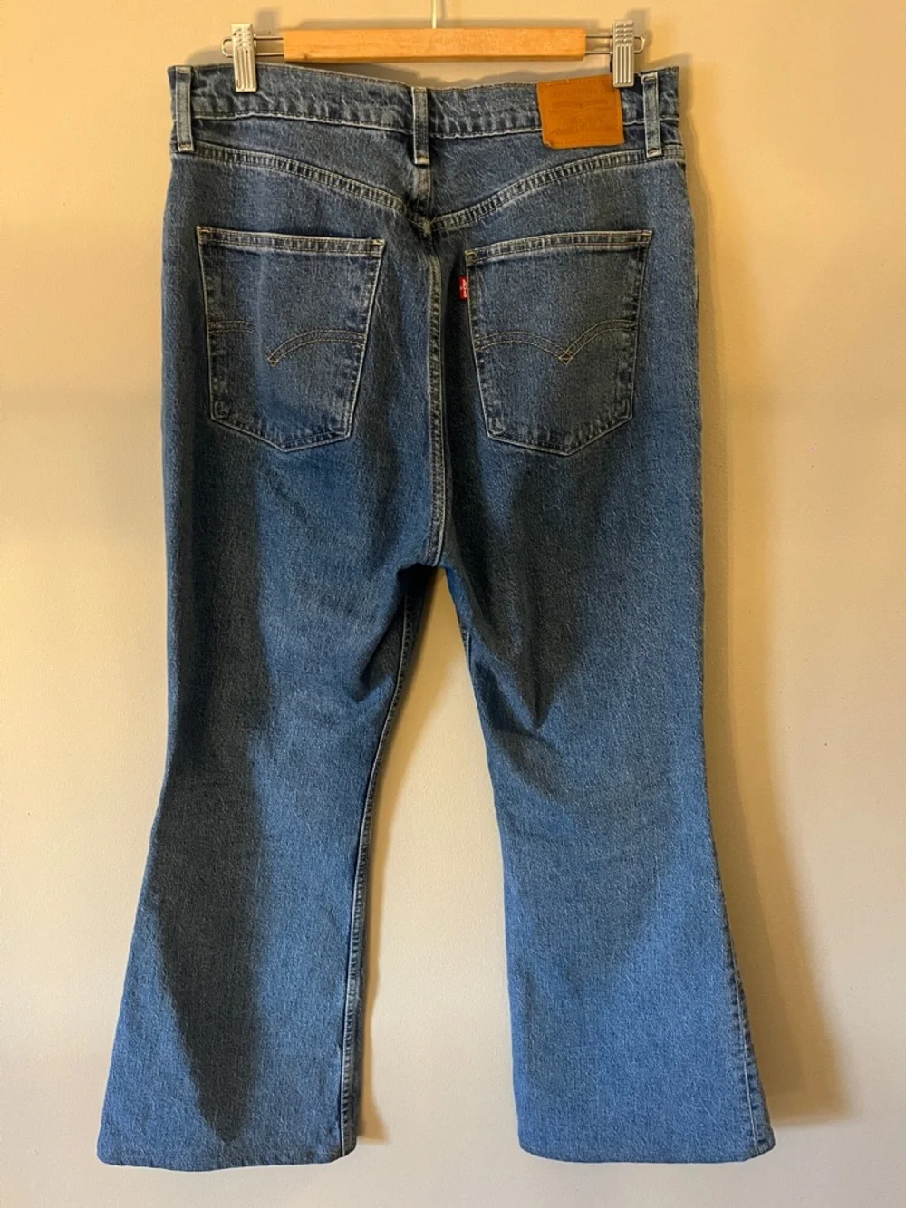 Levi's Men's Blue Bootcut Jeans - Picture 2 of 7